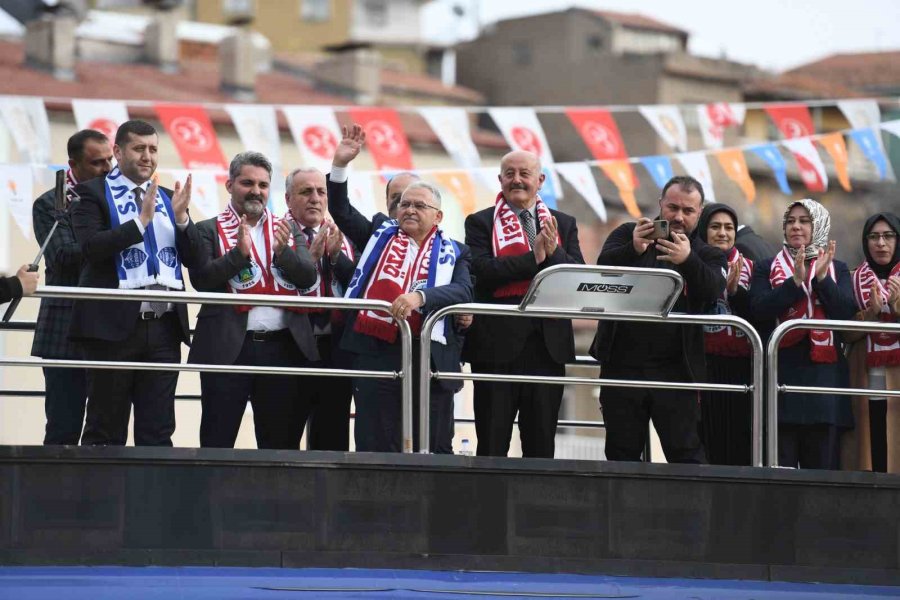 Başkan Büyükkılıç: "biz Hizmet Siyaseti, Hizmet Belediyeciliği Üretiyoruz"