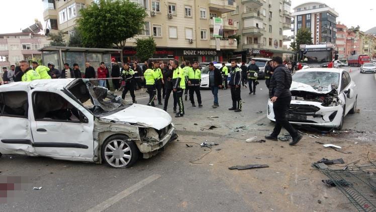 Alanya’da 2 Kişinin Öldüğü Feci Kaza Kamerada