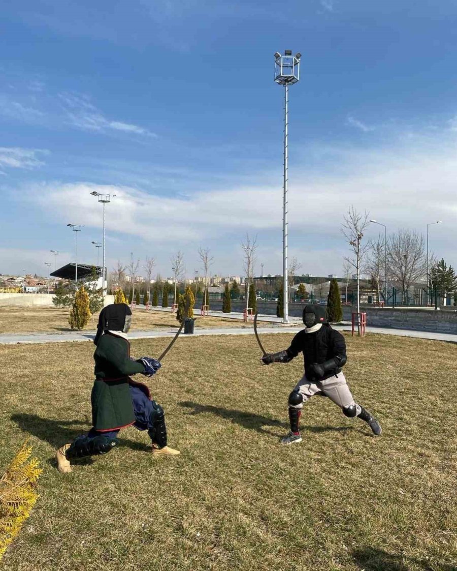 Atlı Savaş Sanatları Müsabakaları’nda En Çok Madalyayı Kayseri Takımları Aldı