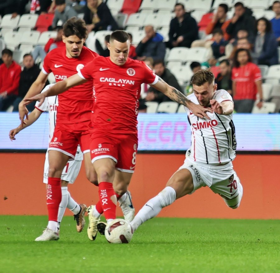 Trendyol Süper Lig: Antalyaspor: 1- Gaziantep Fk: 0 (ilk Yarı)