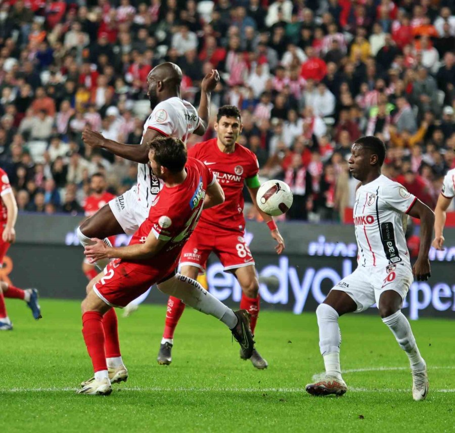 Trendyol Süper Lig: Antalyaspor: 1- Gaziantep Fk: 0 (ilk Yarı)