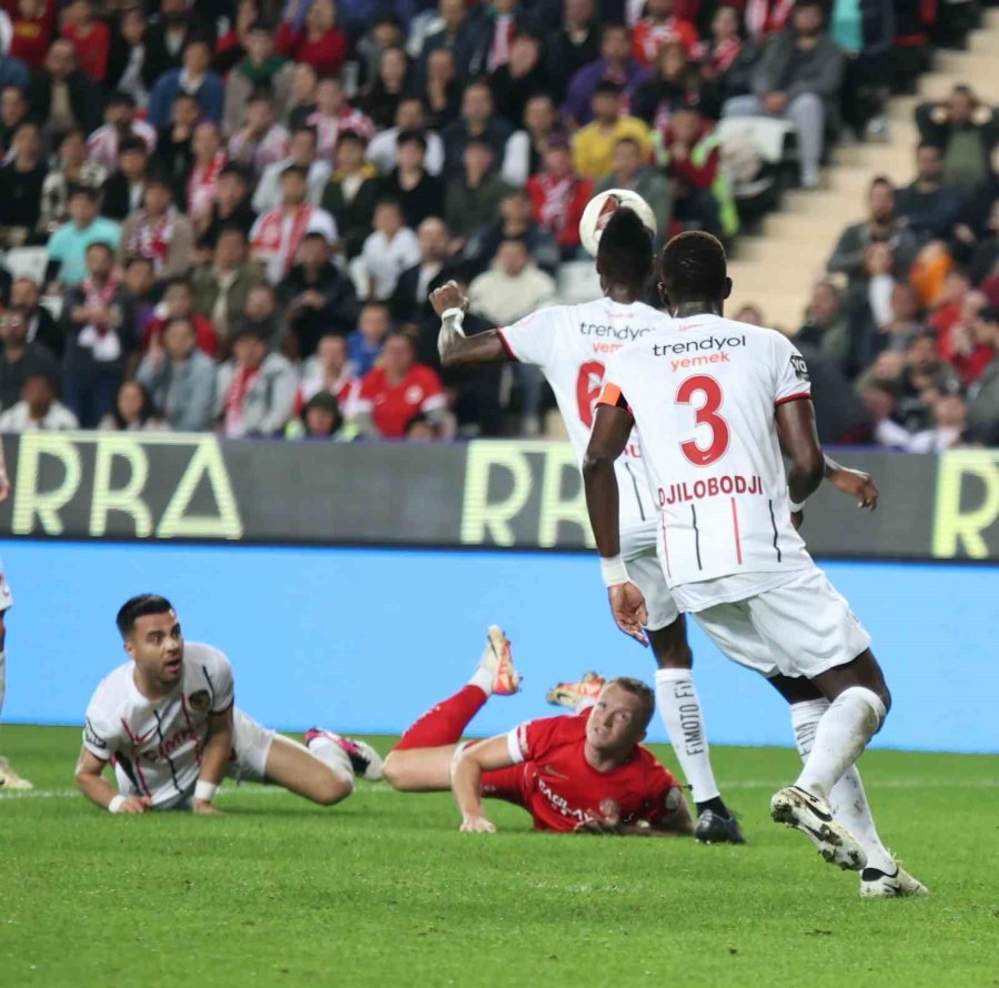 Trendyol Süper Lig: Antalyaspor: 1- Gaziantep Fk: 0 (ilk Yarı)