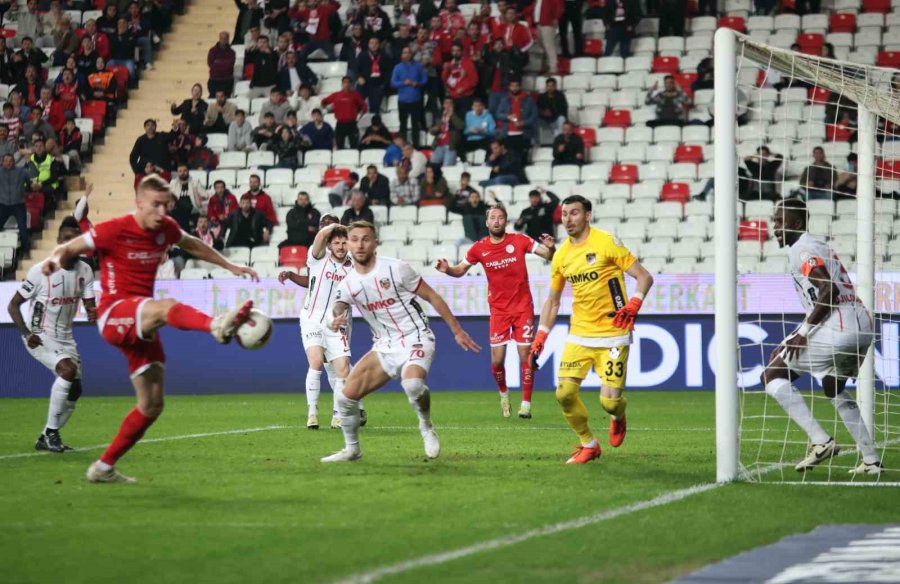 Trendyol Süper Lig: Antalyaspor: 1- Gaziantep Fk: 0 (ilk Yarı)