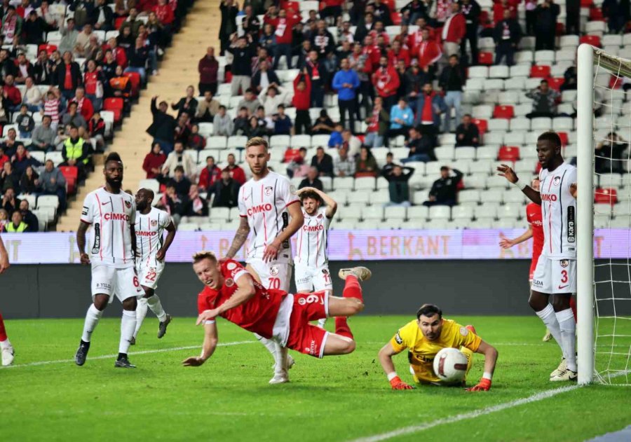 Trendyol Süper Lig: Antalyaspor: 1- Gaziantep Fk: 0 (ilk Yarı)