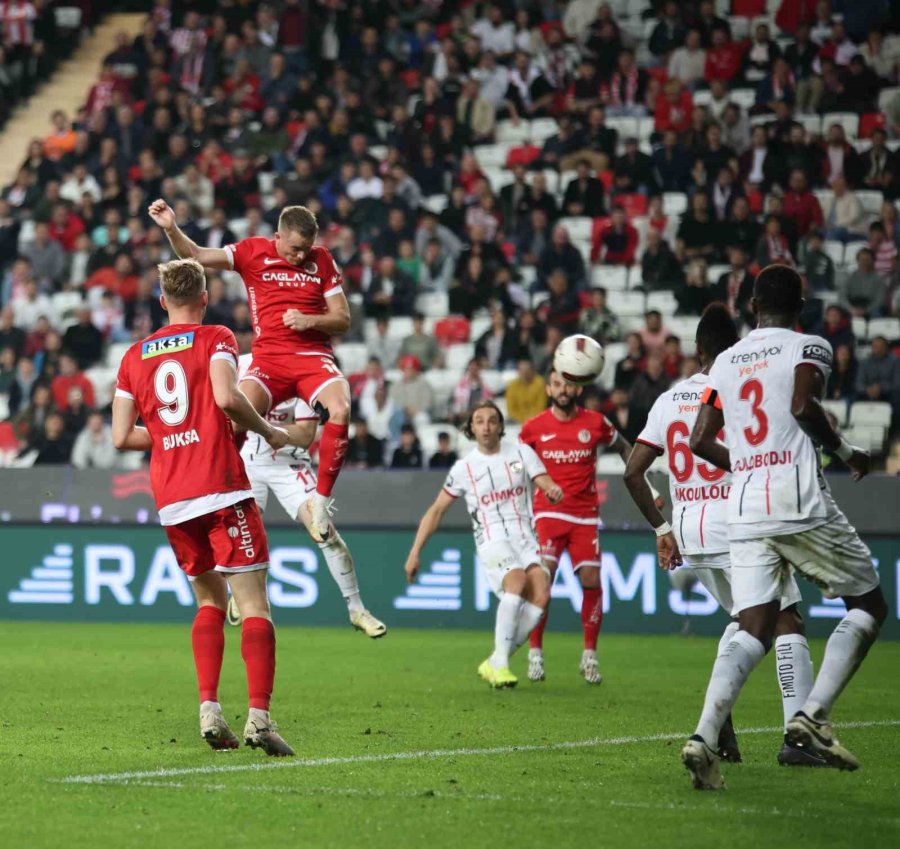 Trendyol Süper Lig: Antalyaspor: 1- Gaziantep Fk: 0 (ilk Yarı)