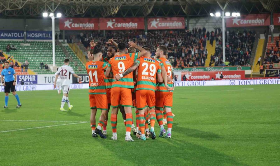 Trendyol Süper Lig: Alanyaspor: 3 - Trabzonspor: 1 (maç Sonucu)