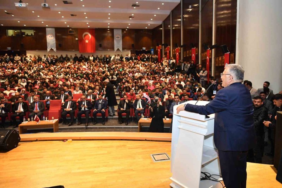 Başkan Büyükkılıç, Ülkü Ocakları Gençlik Buluşmasına Katıldı