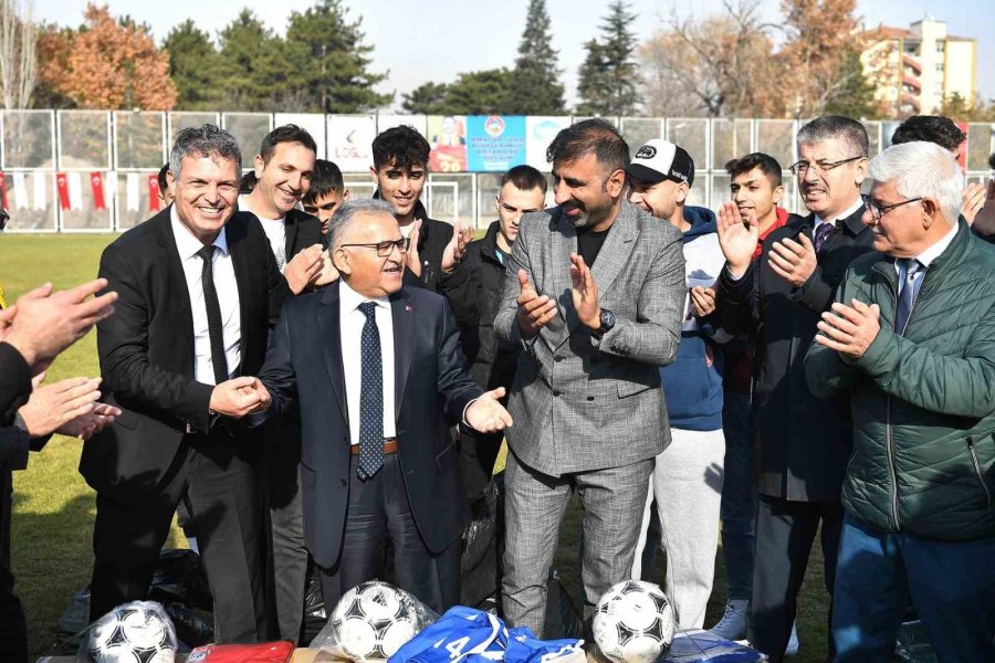 Sporcunun Dostu Başkandan Amatör Spor Kulüplerine Destek Sürüyor