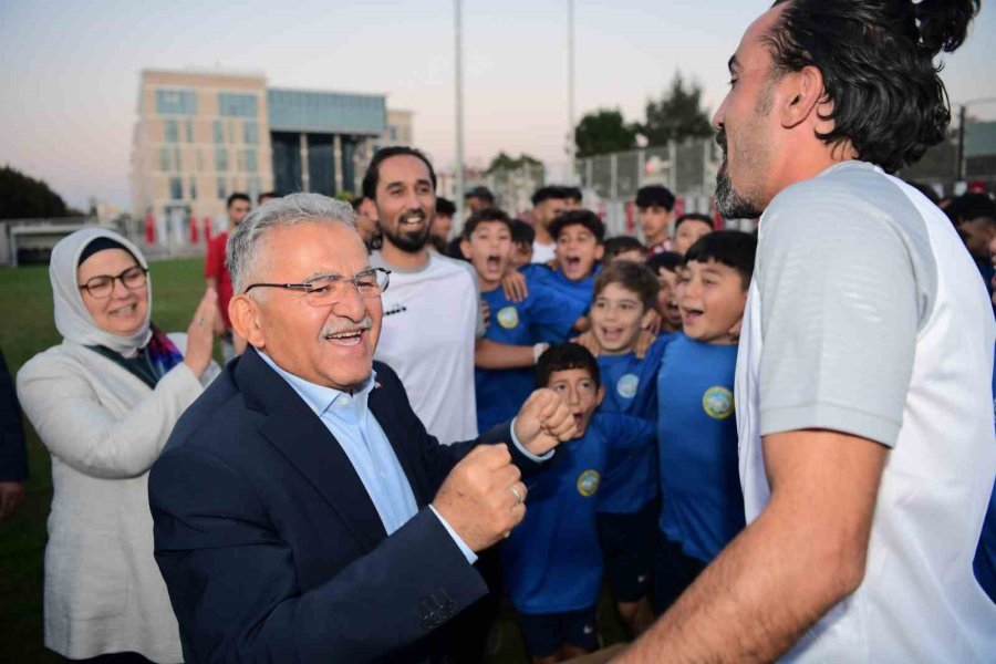 Sporcunun Dostu Başkandan Amatör Spor Kulüplerine Destek Sürüyor