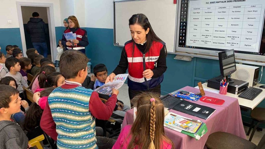 Kayseri’de İlkokul Öğrencilerine ‘bireysellik Alanı Ve Mahremiyet’ Eğitimi