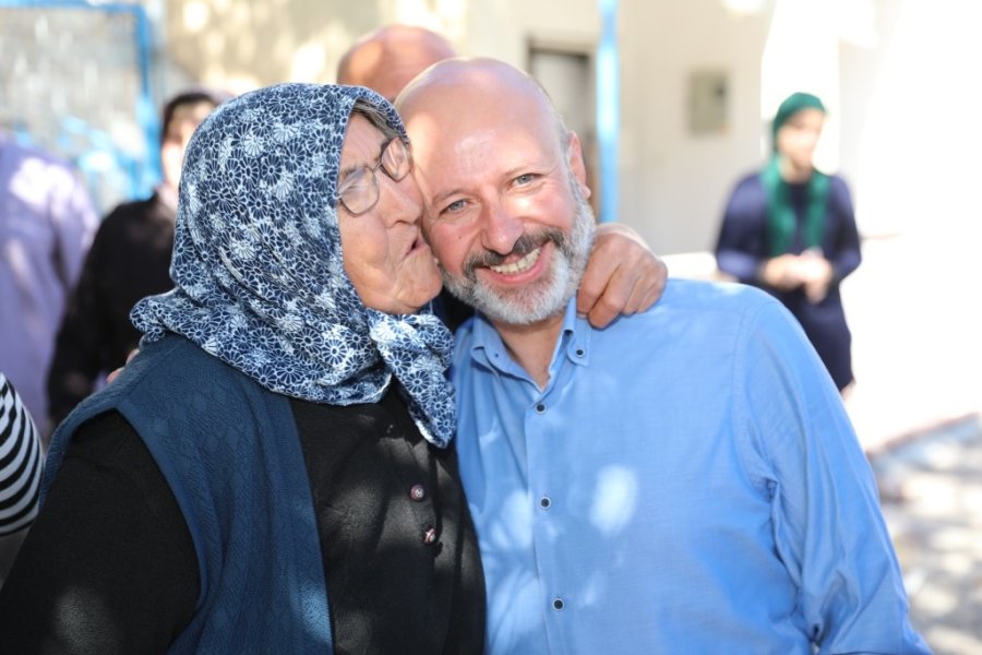 Başkan Çolakbayrakdar, “kadınlarımız, Bir Ömür Boyu Kıymetli Ve Değerlidir”