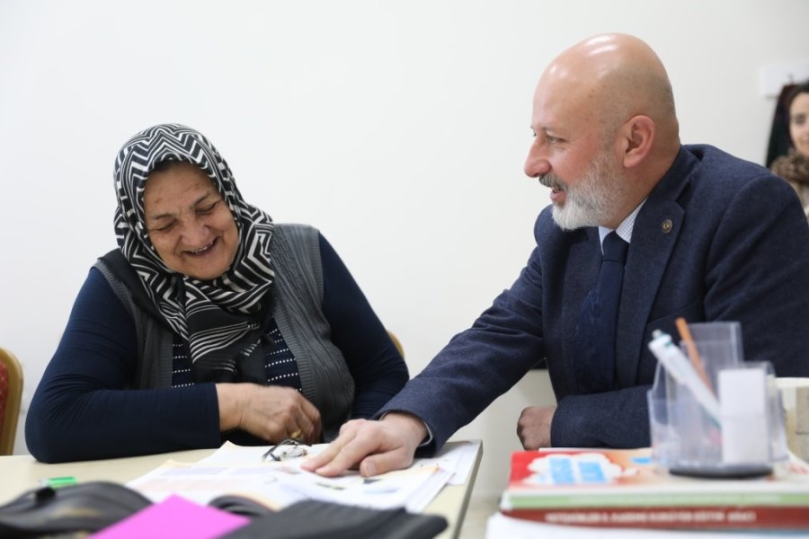 Başkan Çolakbayrakdar, “kadınlarımız, Bir Ömür Boyu Kıymetli Ve Değerlidir”