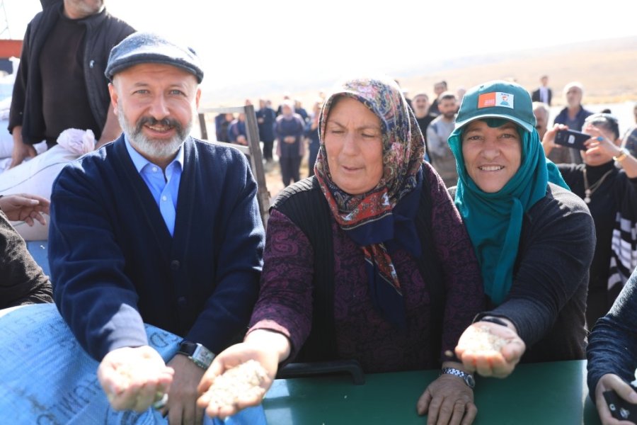 Başkan Çolakbayrakdar, “kadınlarımız, Bir Ömür Boyu Kıymetli Ve Değerlidir”