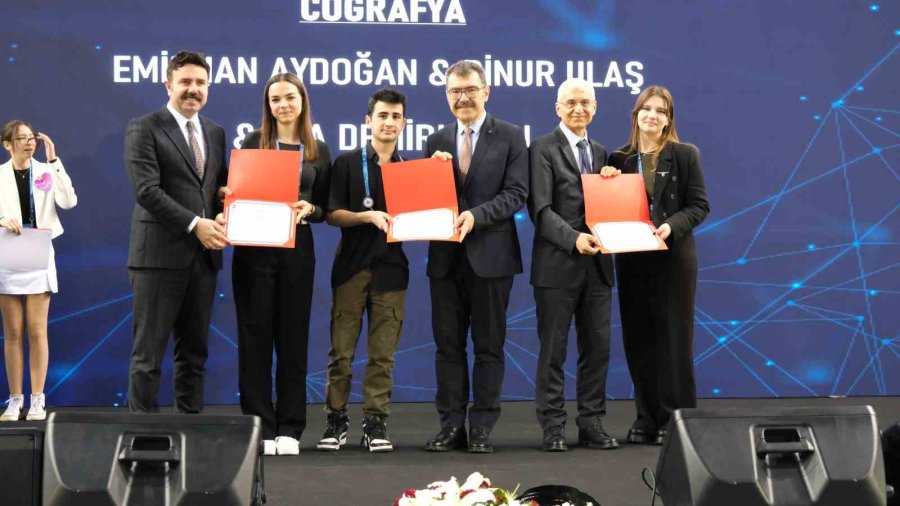 55. Tübitak Lise Öğrencileri Araştırma Projeleri Bursa Bölge Yarışması Ödül Töreni Estü’de Düzenlendi