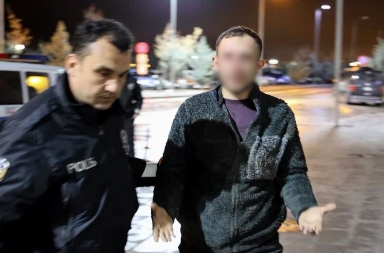 1 Saat Polislerden Kaçtı, Yakalanınca “devlete Saygımız Sonsuz” Dedi