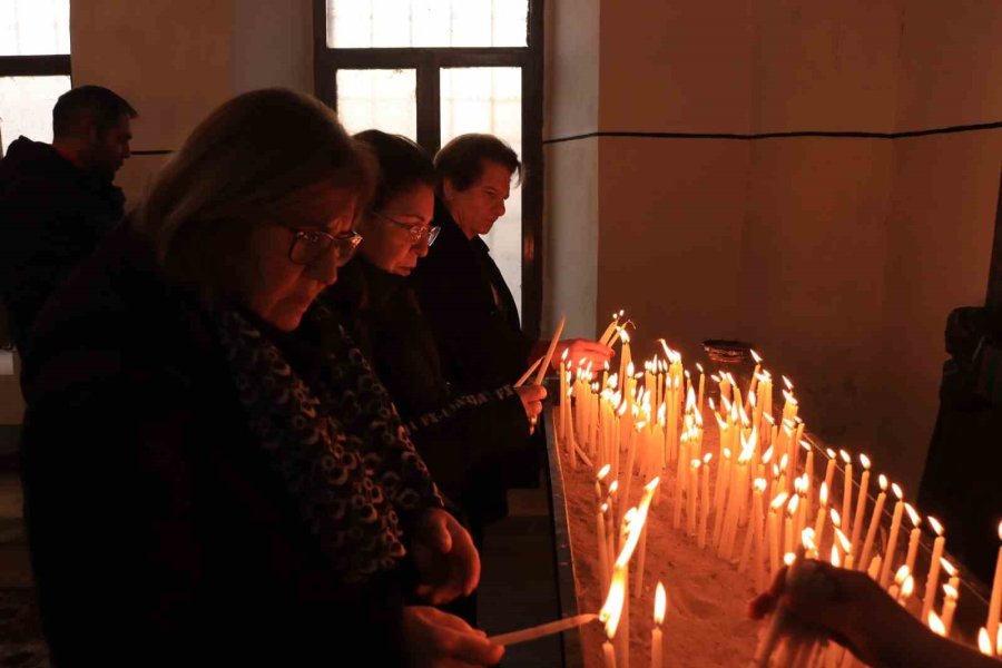 Ermenilerin Miçing Ayininde Gazze İçin Dua