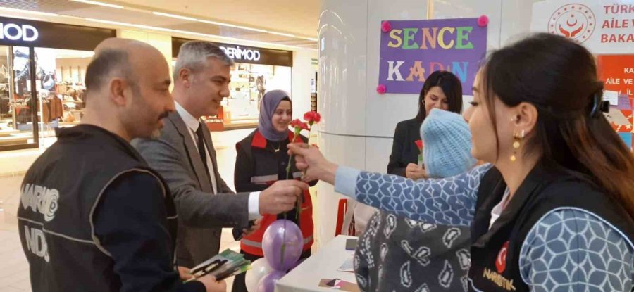 Narkotik Polisinden Kadınlar Günü’nde Anlamlı Etkinlik