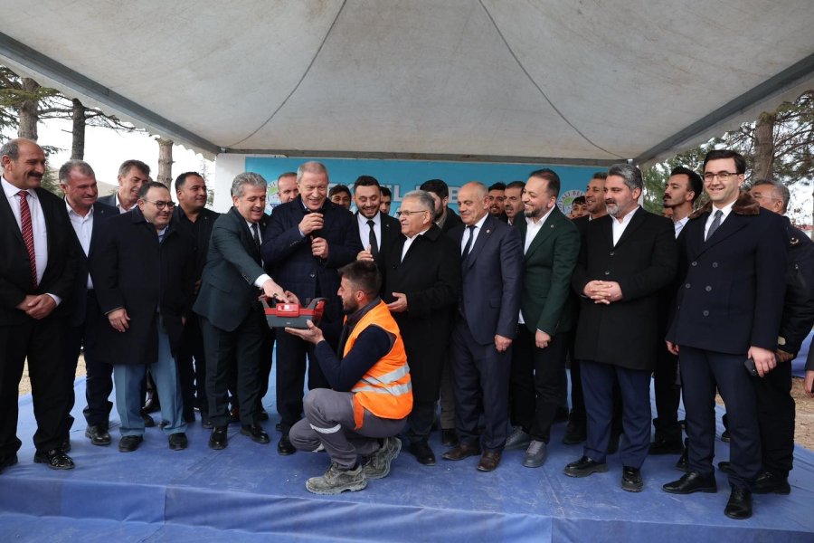 Başkan Büyükkılıç, Yahyalı’da Temel Atma Ve Açılış Törenlerine Katıldı