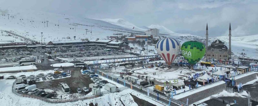 Erciyes’te Kar Altında Ferhat Göçer Konseri