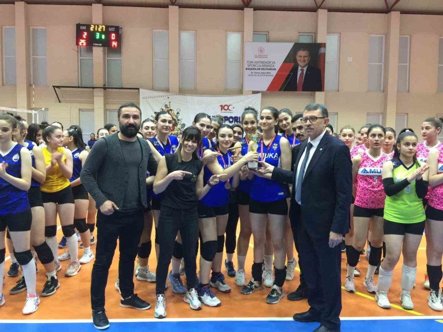 Genç Kızlarvoleybol Şampiyonası’nda Kupalar Sahibini Buldu