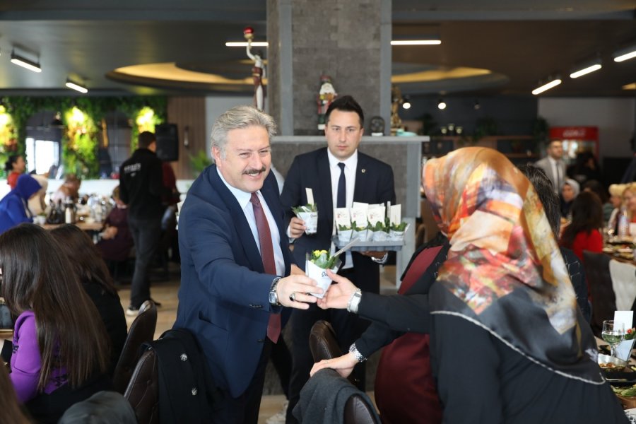 Başkan Palancıoğlu; Kadın Personeller İle Bir Araya Geldi