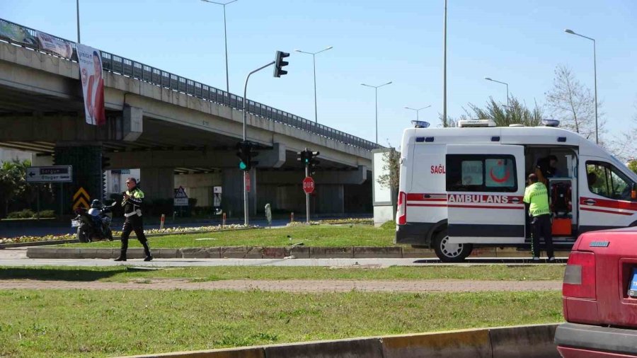 Kazada Yaralanan Arkadaşını Ve Motosikletini Olay Yerinden Kaçırdı