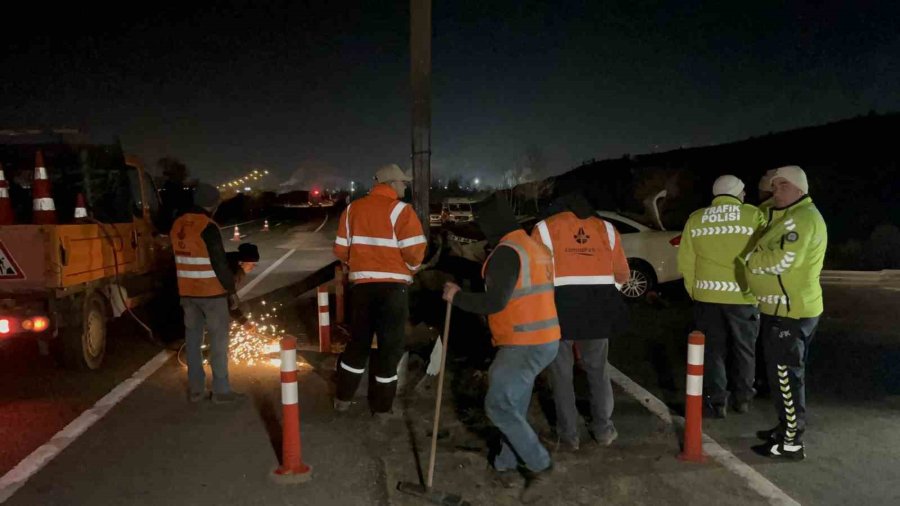 Eskişehir’de Feci Kaza: 190 Kilometre Hızla Direğe Çarpan Otomobilin Sürücüsü Hayatını Kaybetti