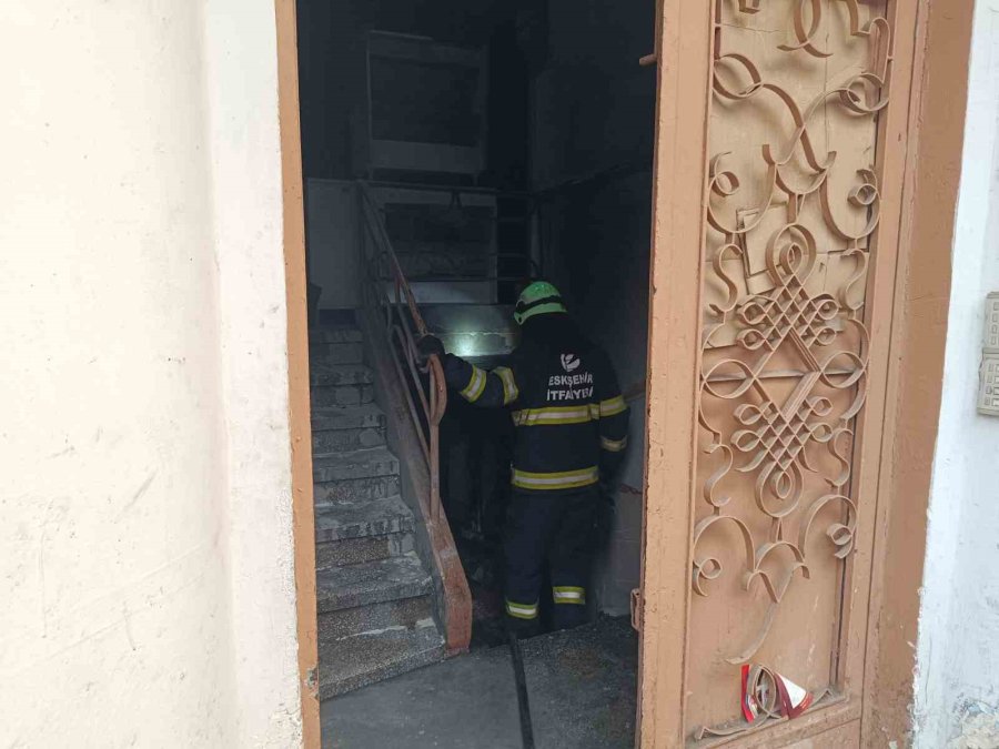 Çocukların Torpil Attığı Bodrumda Yangın Çıktı