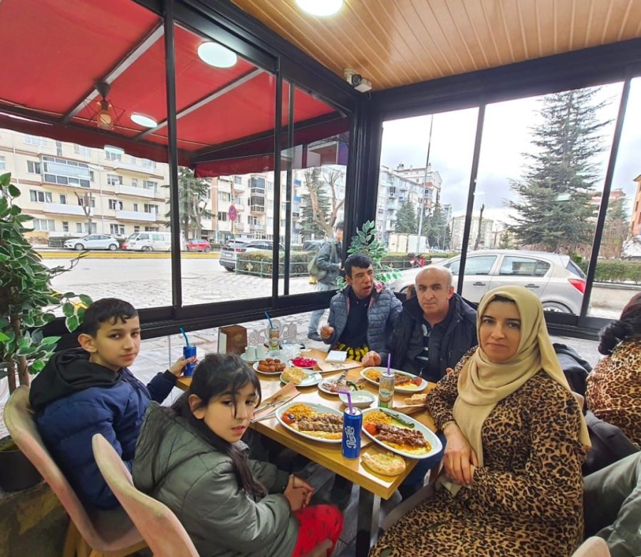 Eskişehir’de Özel Gereksinimli Bireyler Ve Aileleri, Vakıf Gönüllüleri İle Buluştular