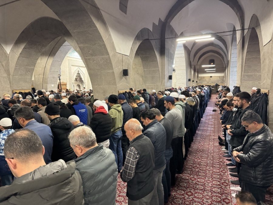 Kayseri’de İlk Teravih Namazı Kılındı