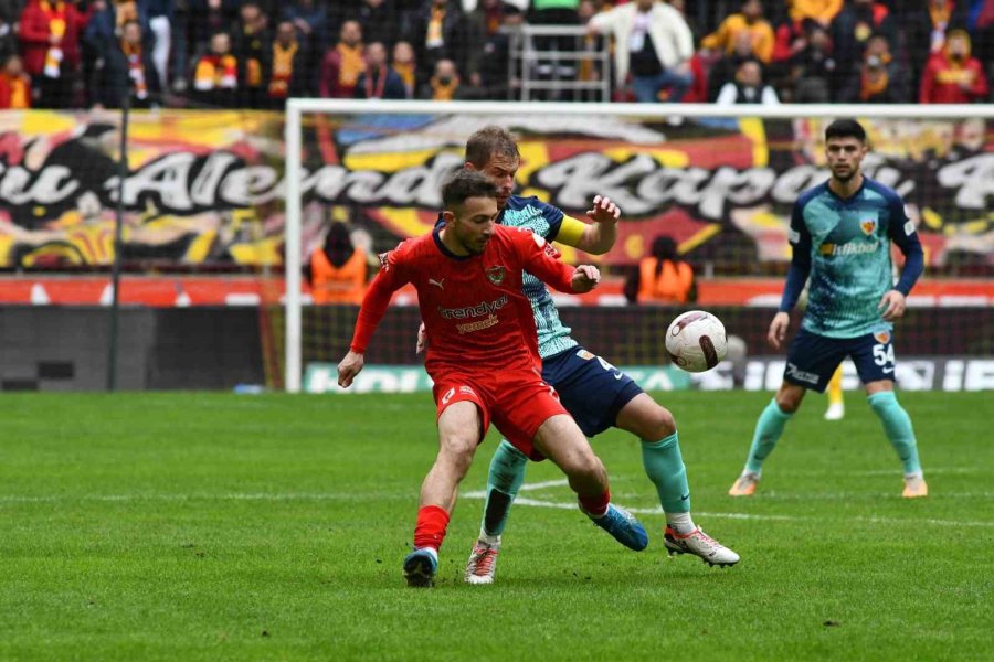 Trednyol Süper Lig: Kayserispor: 1 - Hatayspor: 1 (ilk Yarı)