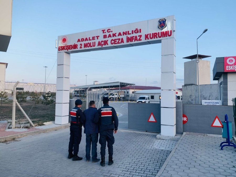 Eskişehir’de Jandarma Ekiplerince Aranması Bulunan 43 Şahıs Yakalandı