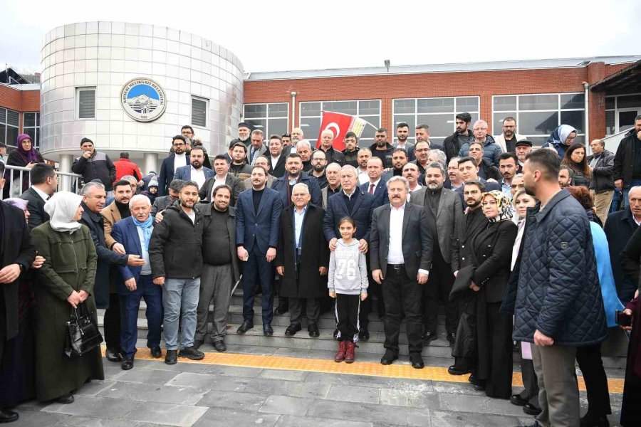 Eskişehir Bağları Sakinleri Başkan Büyükkılıç’ı Bağrına Bastı