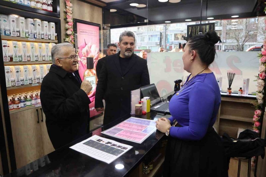 Üzüm, Ramazan’ın İlk Gününü Yoğun Geçirdi