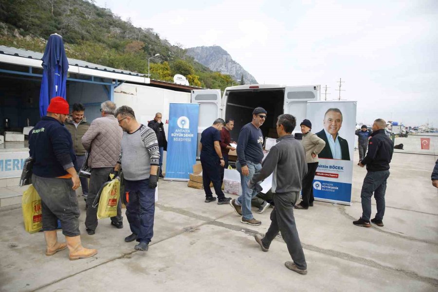 Başkan Böcek," Denizimizi Koruyup, Denizcilerimizi Destekleyeceğiz"