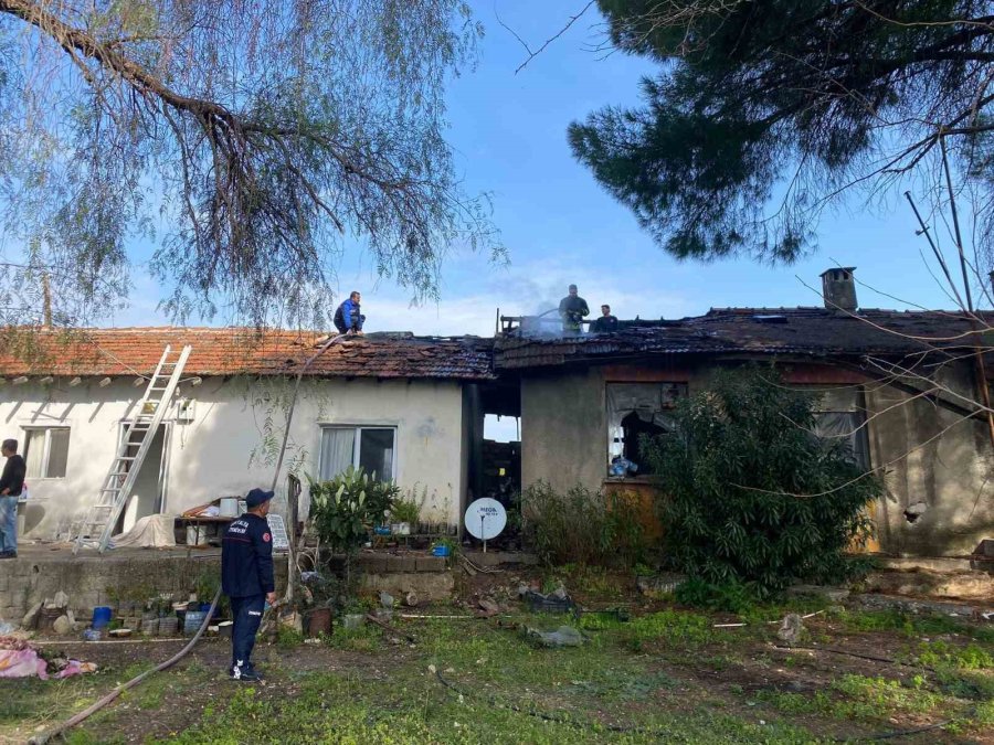 Evinin Yandığı Haberini Alınca Hayatının Şokunu Yaşadı