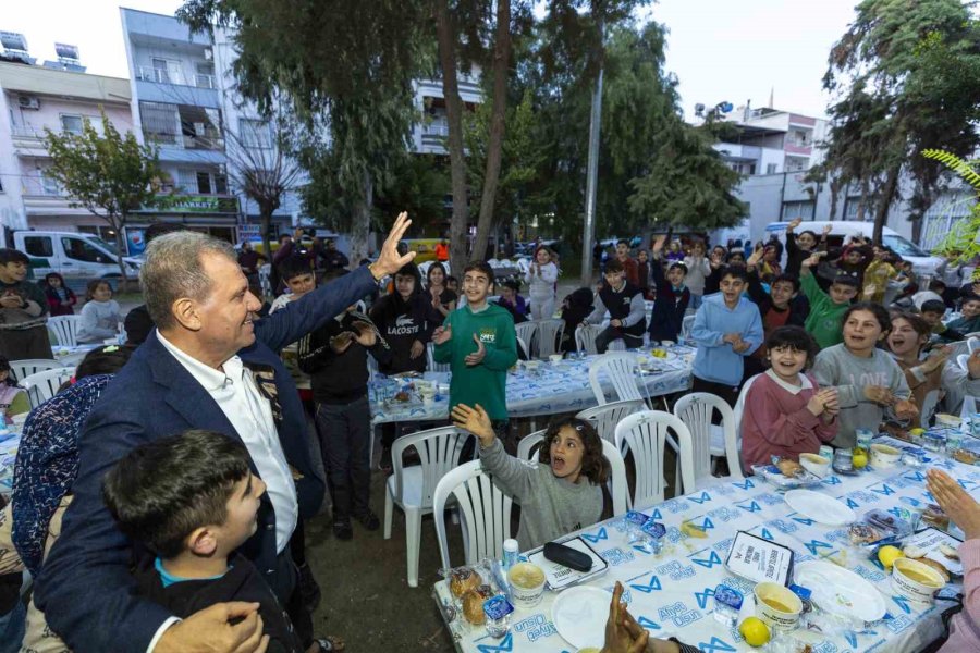 Başkan Seçer, İftar Sofrasında Vatandaşlarla Bir Araya Geldi