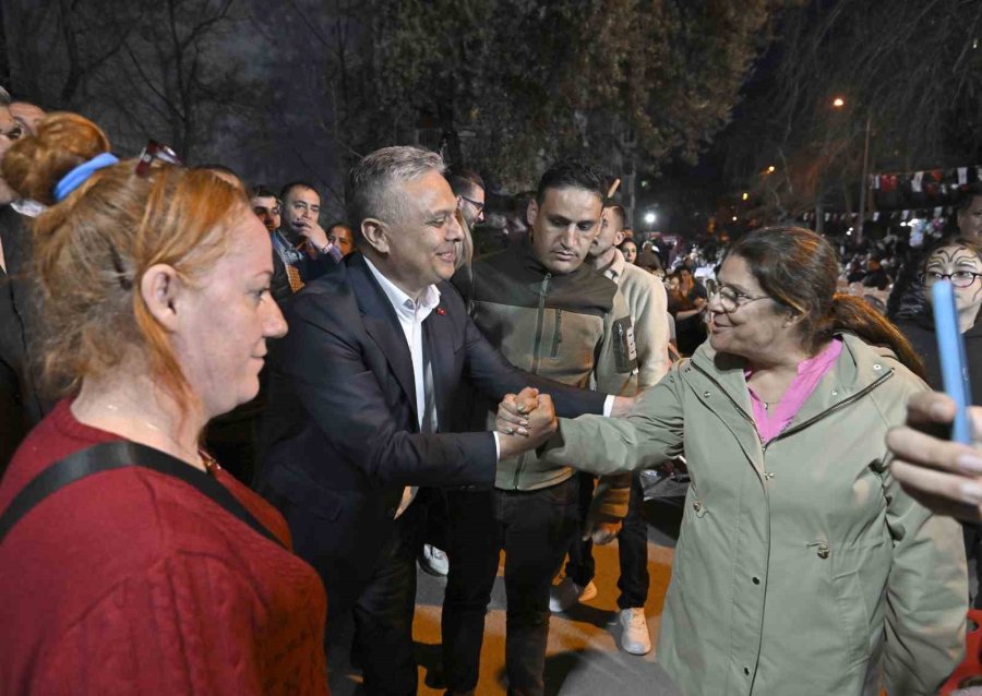 Muratpaşa’da İlk İftar Yemeği Beş Şehitler Parkı’nda Verildi