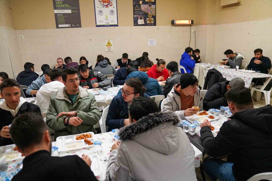 Öğrencilere Yemek Desteği Ramazan’da Da Devam Ediyor