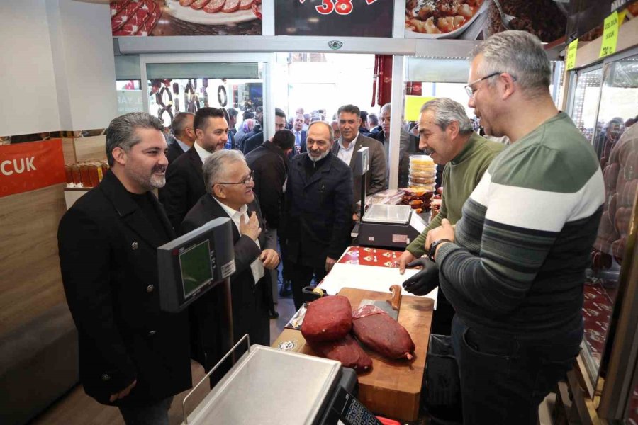 Üzüm’den Gündüz Esnaf Ziyaretleri, Akşam Gençlik Buluşmaları