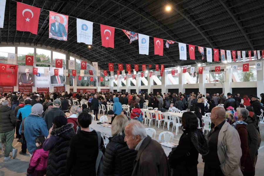 Antalya Büyükşehir Belediyesi’nden İftar Sofrası