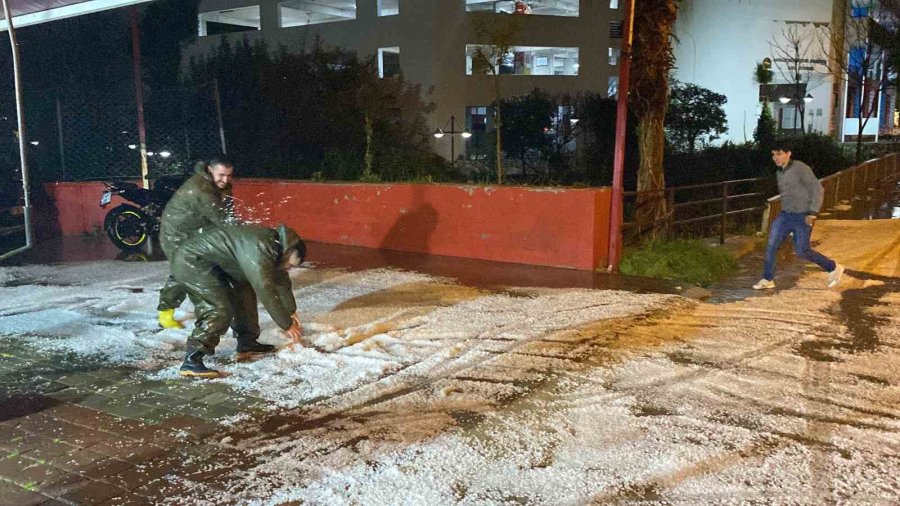 Antalya’da Dev Hortum Panik Dolu Anlar Yaşattı