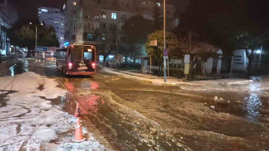 Antalya’da Dev Hortum Panik Dolu Anlar Yaşattı