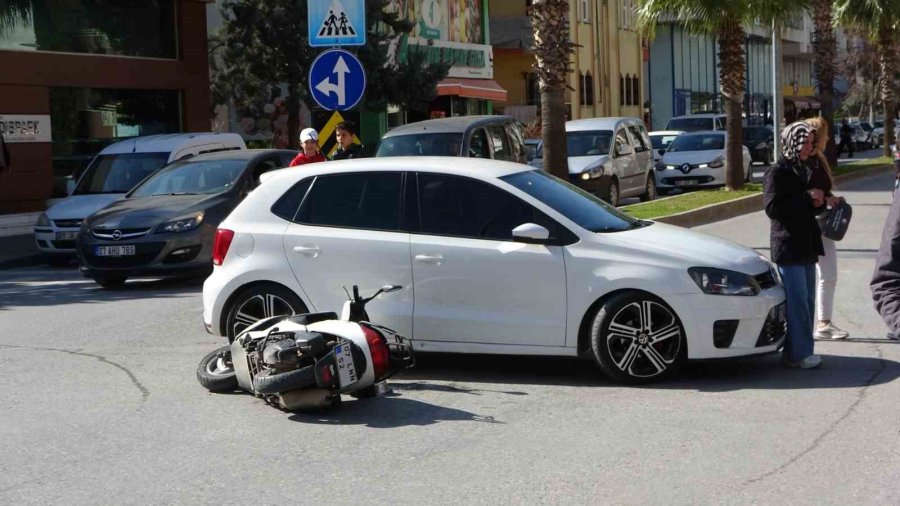 Manavgat’ta 2 Motosiklet Kazası: 1 Yaralı