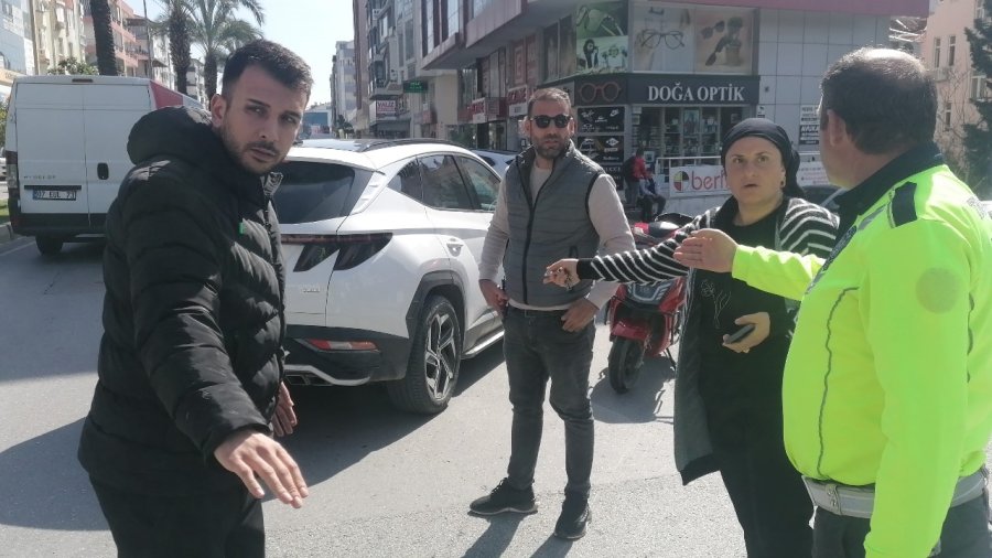 Manavgat’ta 2 Motosiklet Kazası: 1 Yaralı