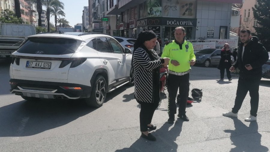 Manavgat’ta 2 Motosiklet Kazası: 1 Yaralı