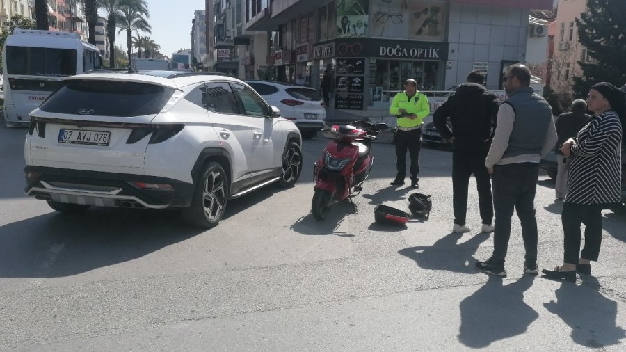 Manavgat’ta 2 Motosiklet Kazası: 1 Yaralı