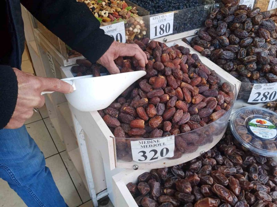 Bu Ramazan Ayı’nda En Çok Medine Ve Kudüs Hurmaları Tercih Edildi