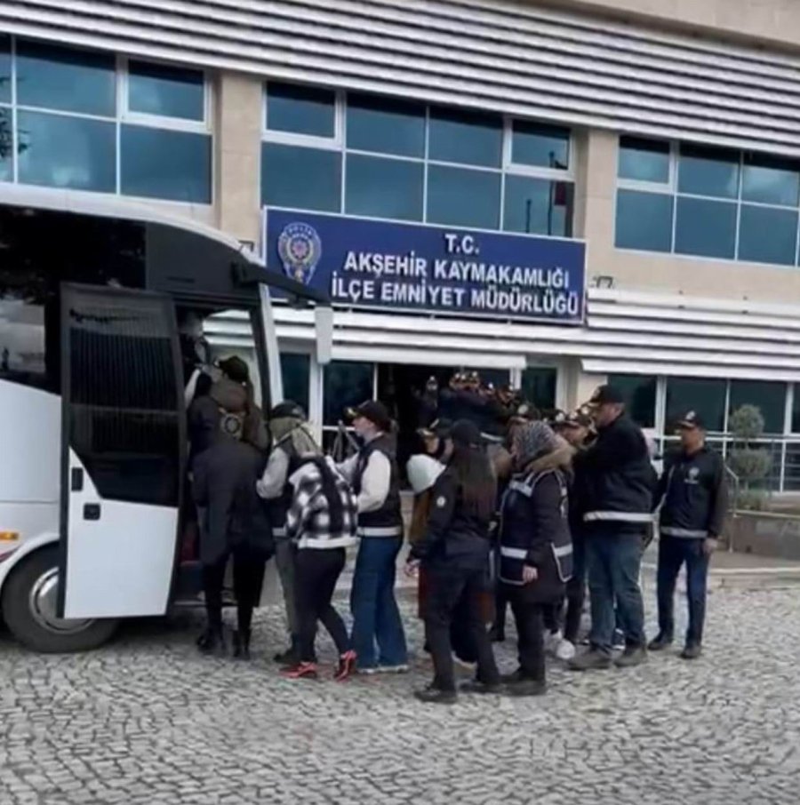 Konya Merkezli 14 İlde Dolandırıcılık Çetesi Çökertildi: 33 Tutuklama