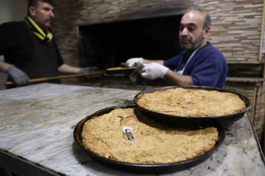 İftar Ve Sahur Sofralarının Vazgeçilmezi Tahinli Pide